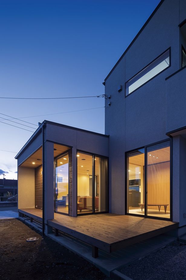 関工務所 刻々と変化する空色を愉しむ　景観と融合する美しい木の家の建築実例画像1