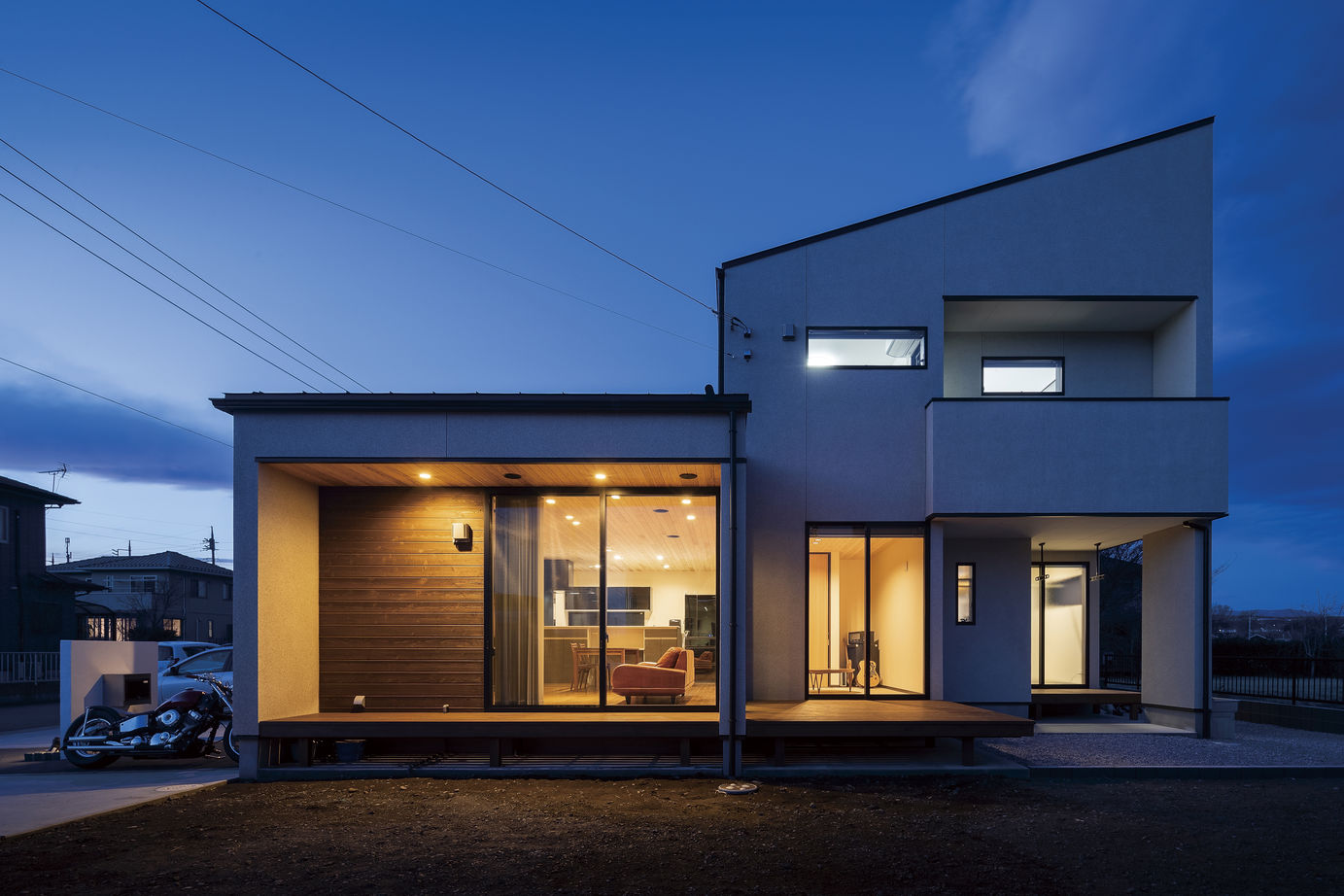 関工務所 刻々と変化する空色を愉しむ　景観と融合する美しい木の家の建築実例画像8