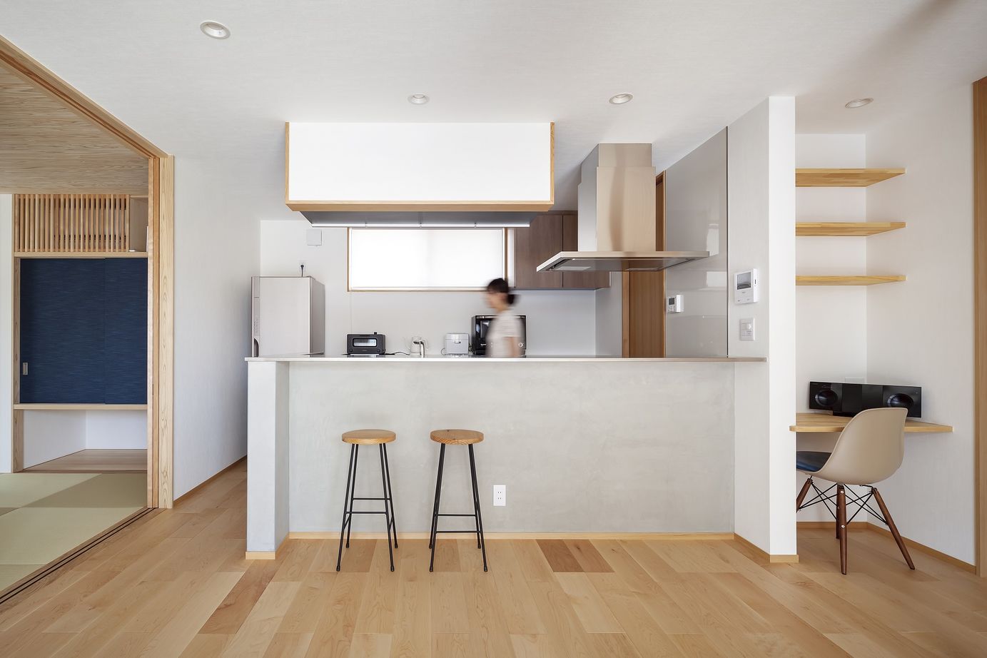 関工務所 暮らし心地に美しさを添えて。匠の技で創るガレージのある家の建築実例画像2