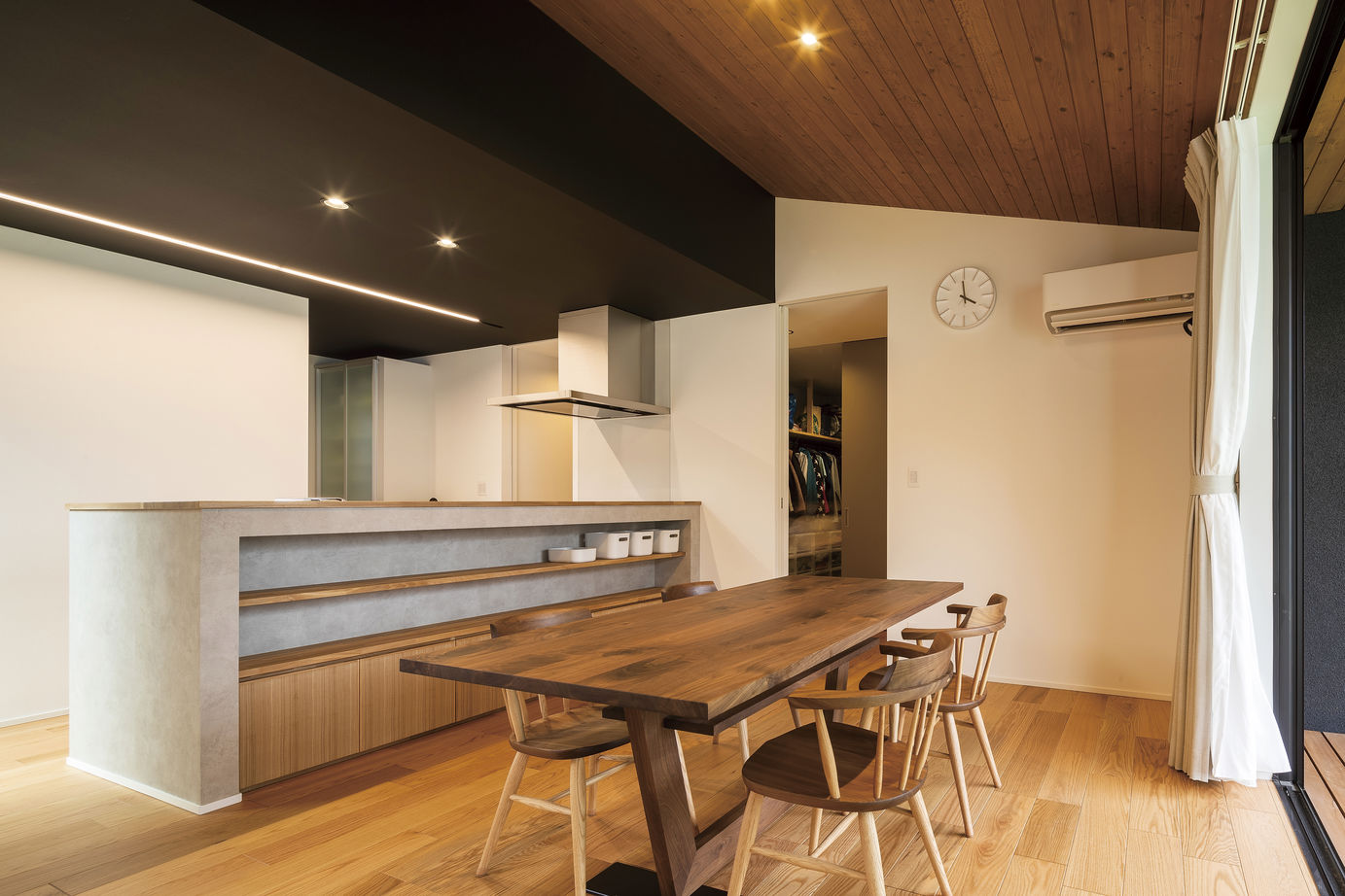 関工務所 【平屋】SE 構法と匠の技で大空間を実現笑顔に包まれた平屋の暮らしの建築実例画像6