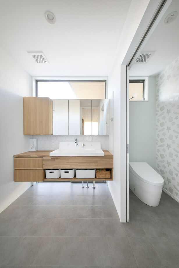 関工務所 【本体価格2500～3000万円/36.1坪】匠の技で描く、格子で囲われた中庭のあるZEHの家の建築実例画像5