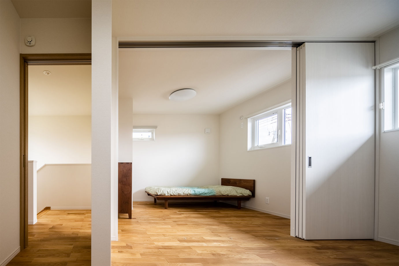 関工務所 【本体価格2500～2999万円/39.3坪】ガレージと趣味スペースがある和モダンな家の建築実例画像9