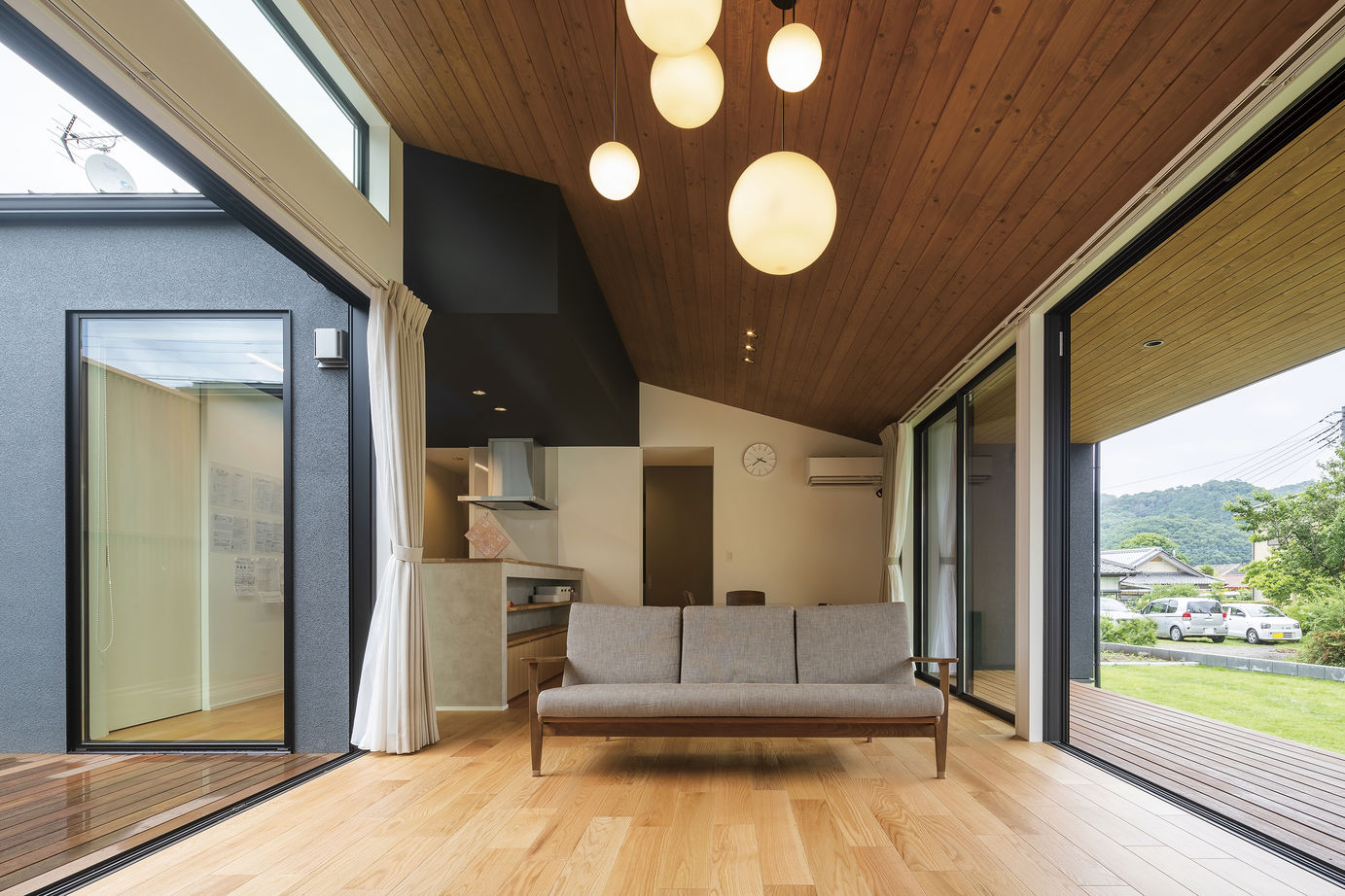 関工務所 二層のスキップフロアのある平屋の家の建築実例画像2