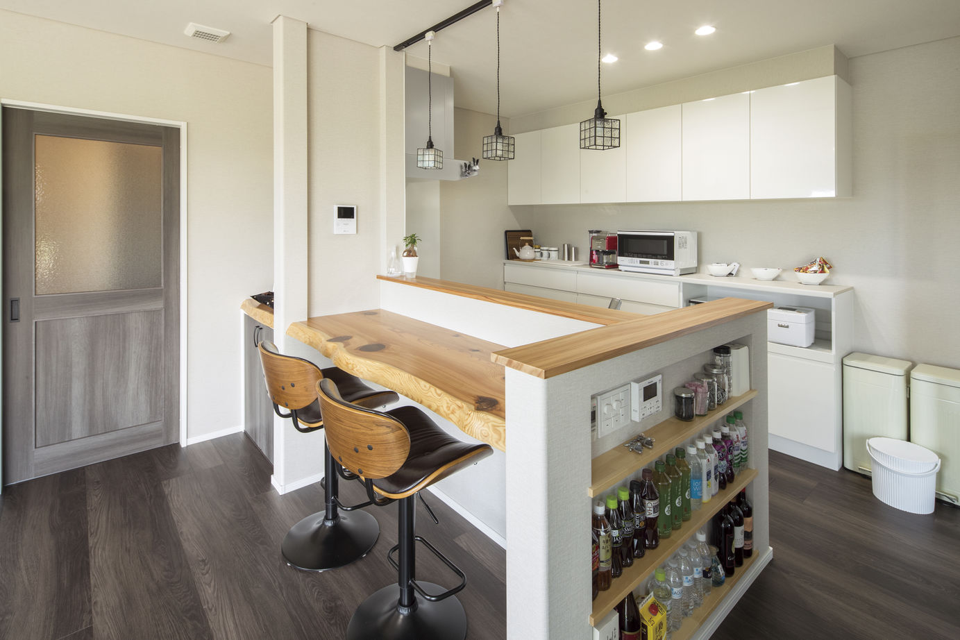 ソーフィールドホーム 【本体価格1500～1999万円／平屋／インナーガレージ】ダークカラーで落ち着きのある、シンプルモダンな平屋の建築実例画像2