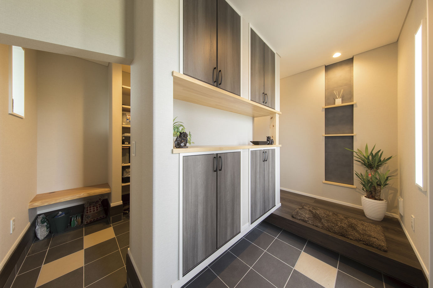 ソーフィールドホーム 【本体価格1500～1999万円／平屋／インナーガレージ】ダークカラーで落ち着きのある、シンプルモダンな平屋の建築実例画像5