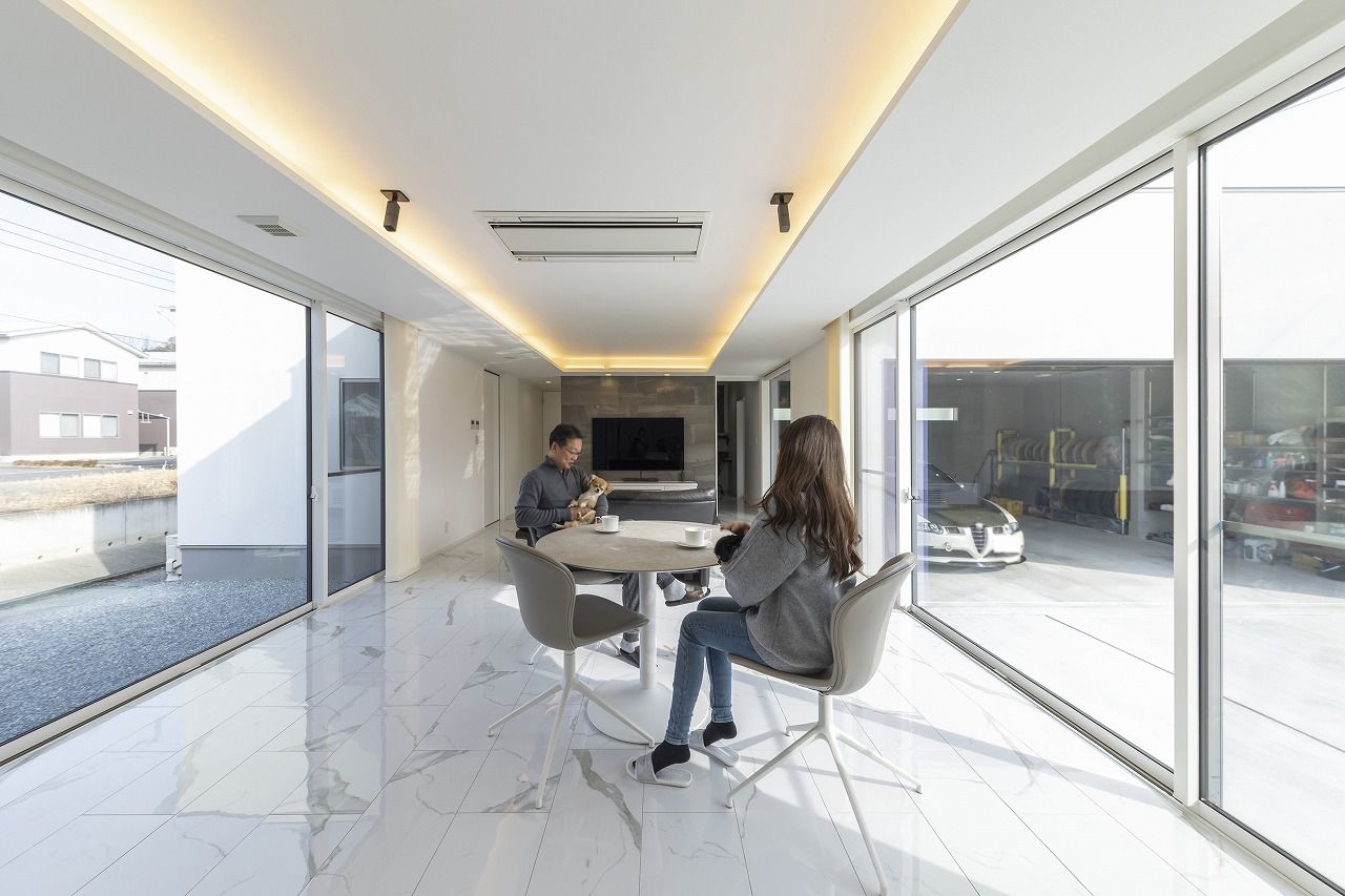 ソーフィールドホーム 【本体価格2500～3000万円 /平屋/ 49.3坪】開放感×高性能で心から寛ぐ、ガレージと繋がる平屋の邸宅の建築実例画像2