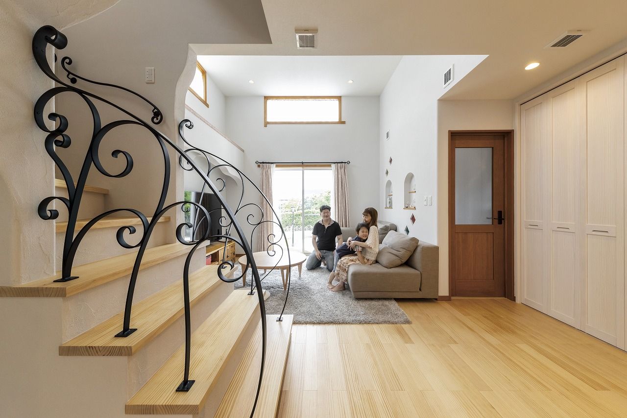 ソーフィールドホーム 【本体価格2000～2500万円 /自然素材/全館空調/ 37.7坪】「らしさ」を楽しむヨーロピアンの建築実例画像2