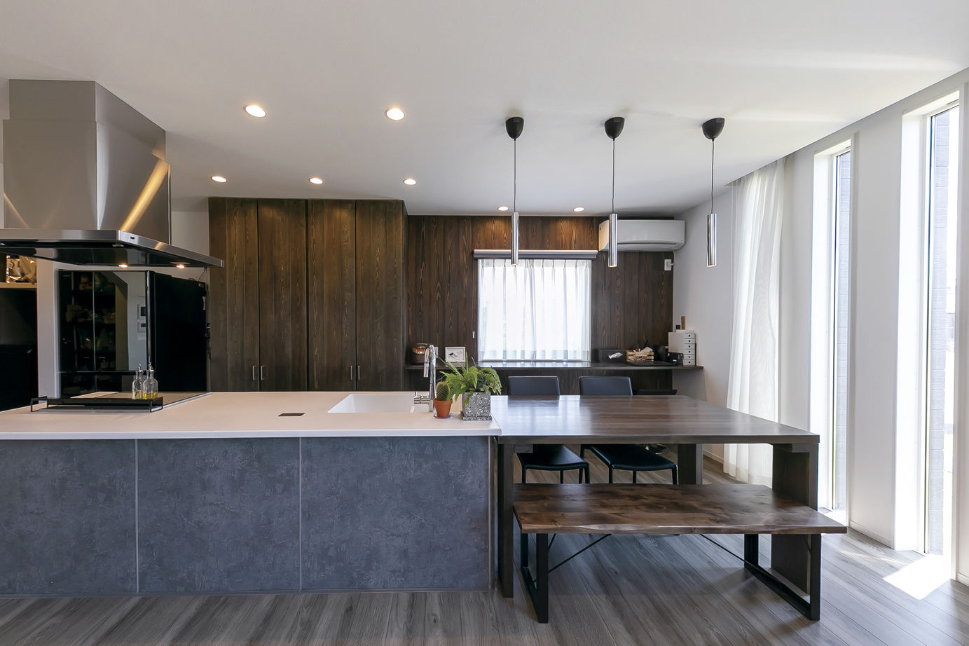 ソーフィールドホーム 寛ぎを生む高性能×デザイン。モダンリゾートの上質な暮らしの建築実例画像2