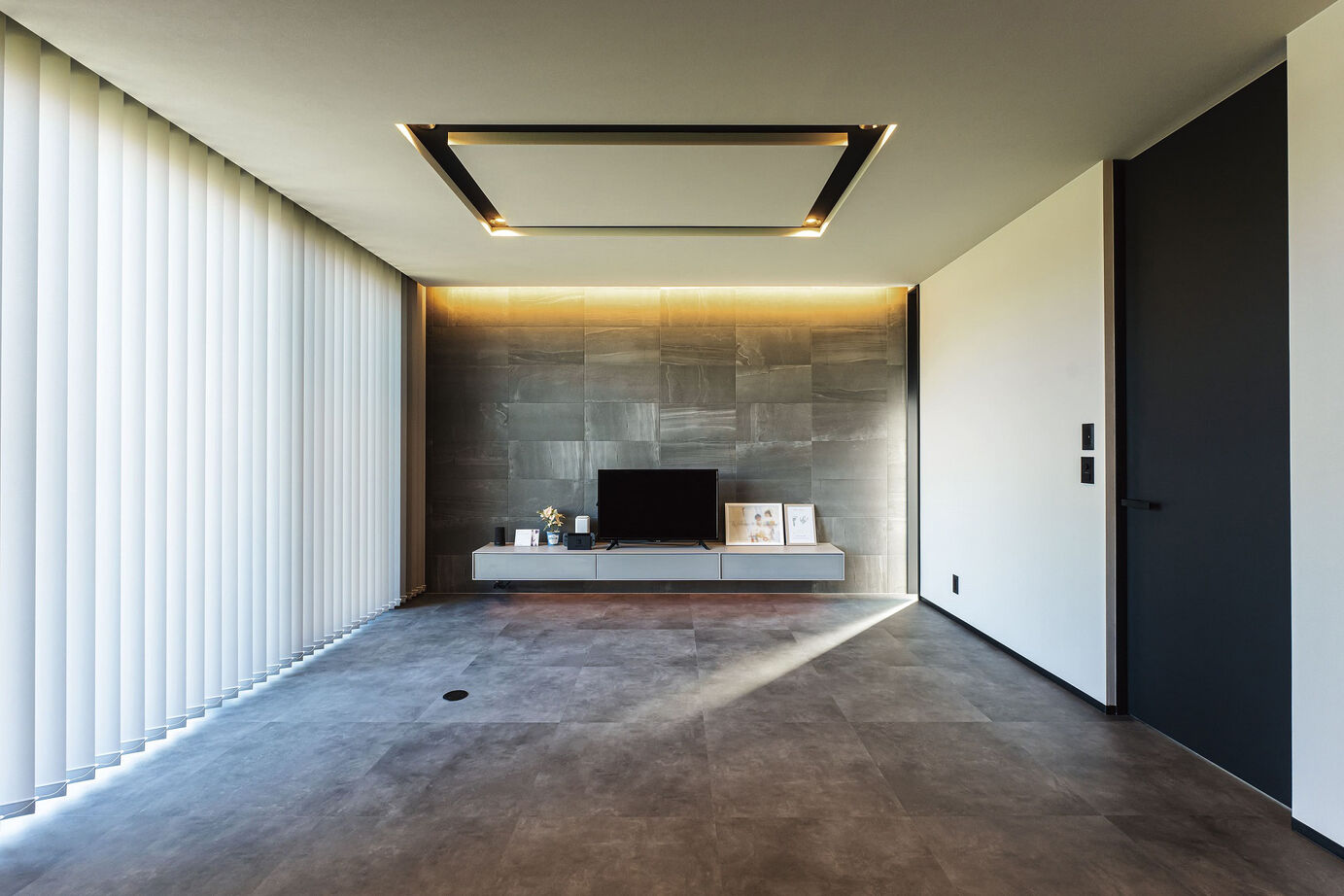 ソーフィールドホーム 【本体価格3000～3500万円/33.2坪】自宅にいながらお泊り気分、洗練されたホテルライクな家の建築実例画像2