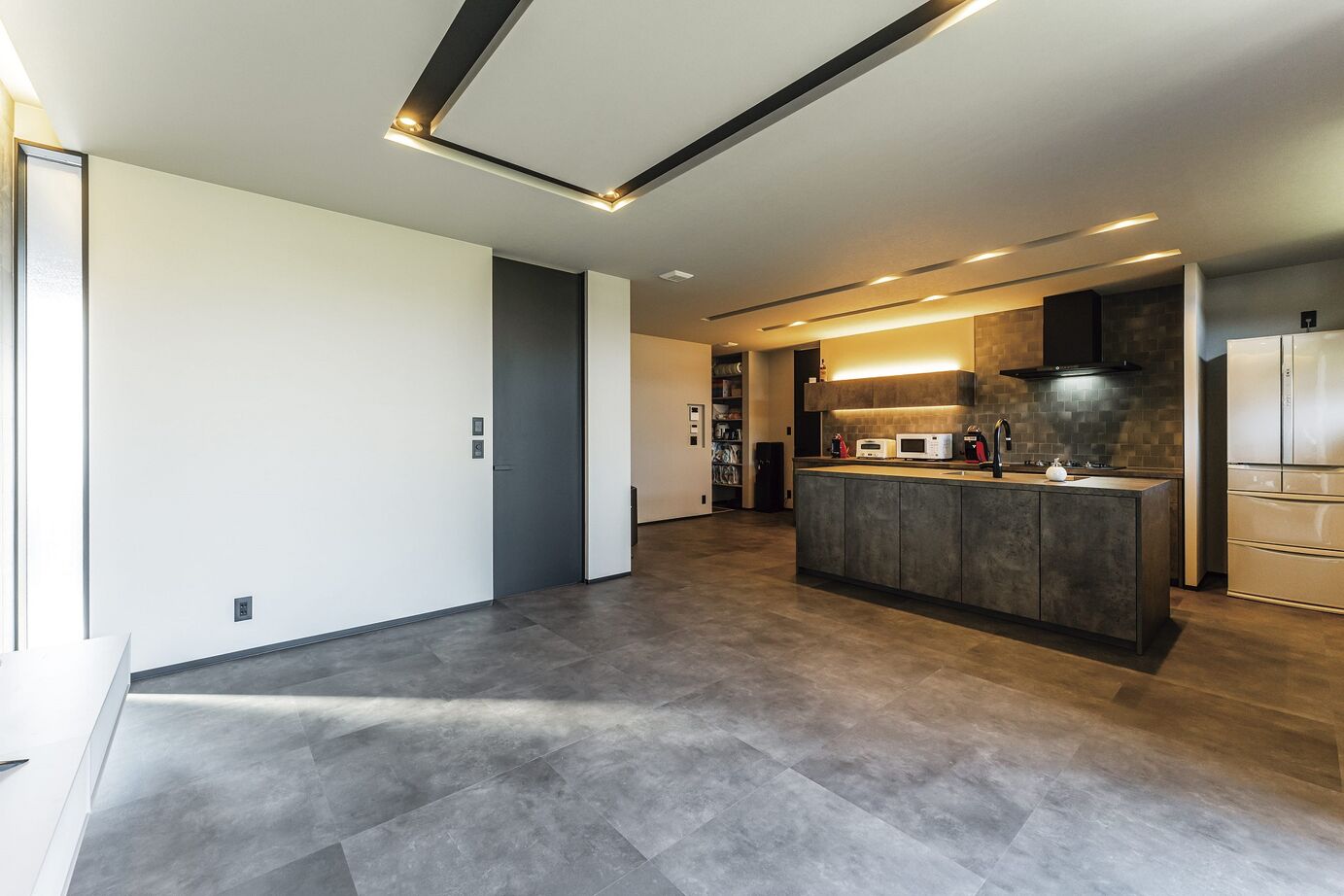 ソーフィールドホーム 【本体価格3000～3500万円/33.2坪】自宅にいながらお泊り気分、洗練されたホテルライクな家の建築実例画像3