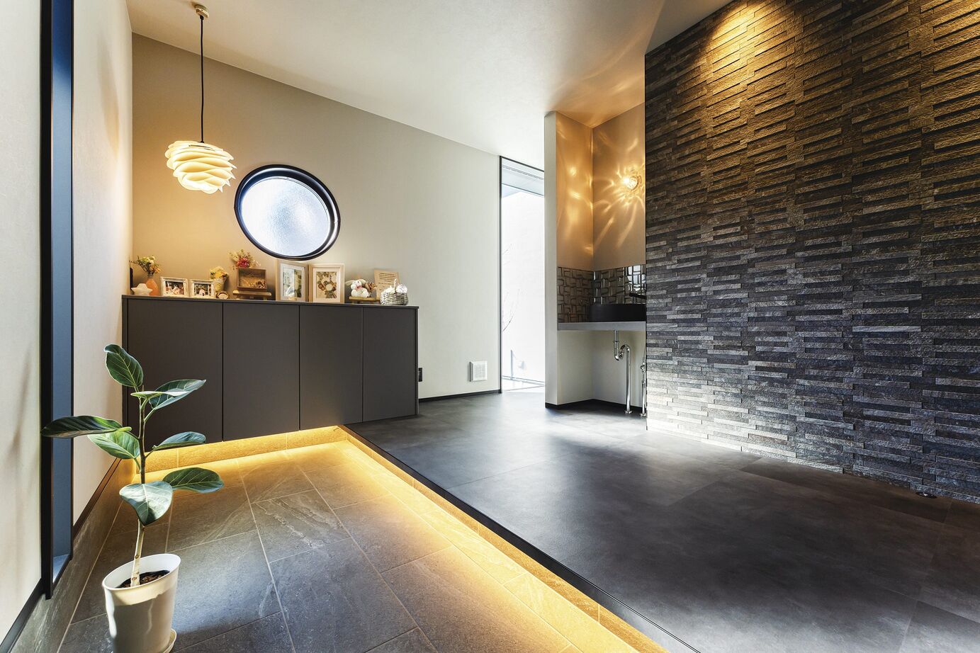 ソーフィールドホーム 【本体価格3000～3500万円/33.2坪】自宅にいながらお泊り気分、洗練されたホテルライクな家の建築実例画像4