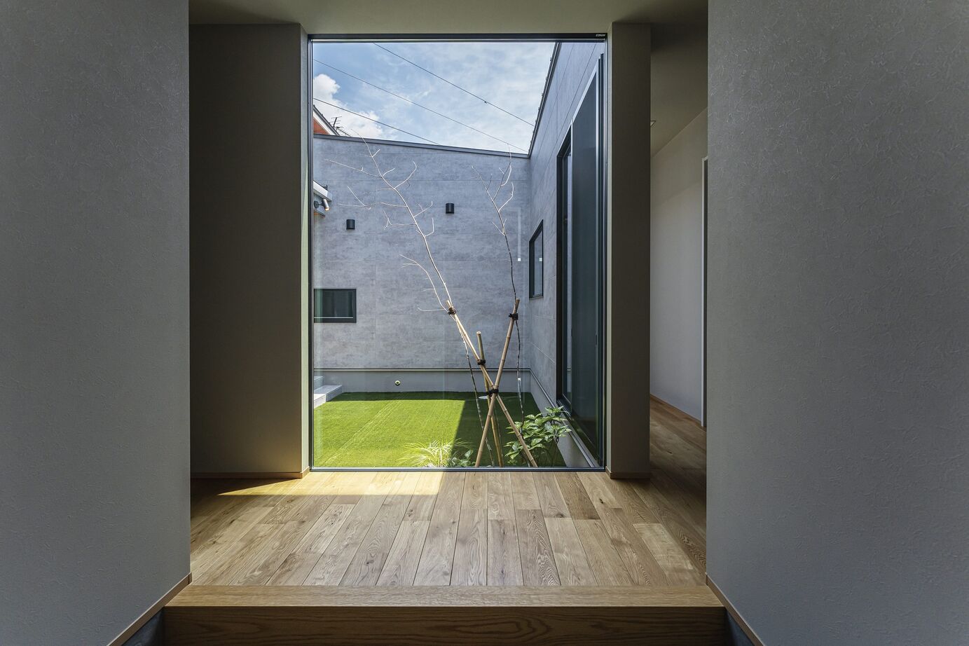 ソーフィールドホーム 【本体価格3500～4000万円/37.8坪】計算されつくした解放感が魅力。中庭中心のロの字プランの建築実例画像7