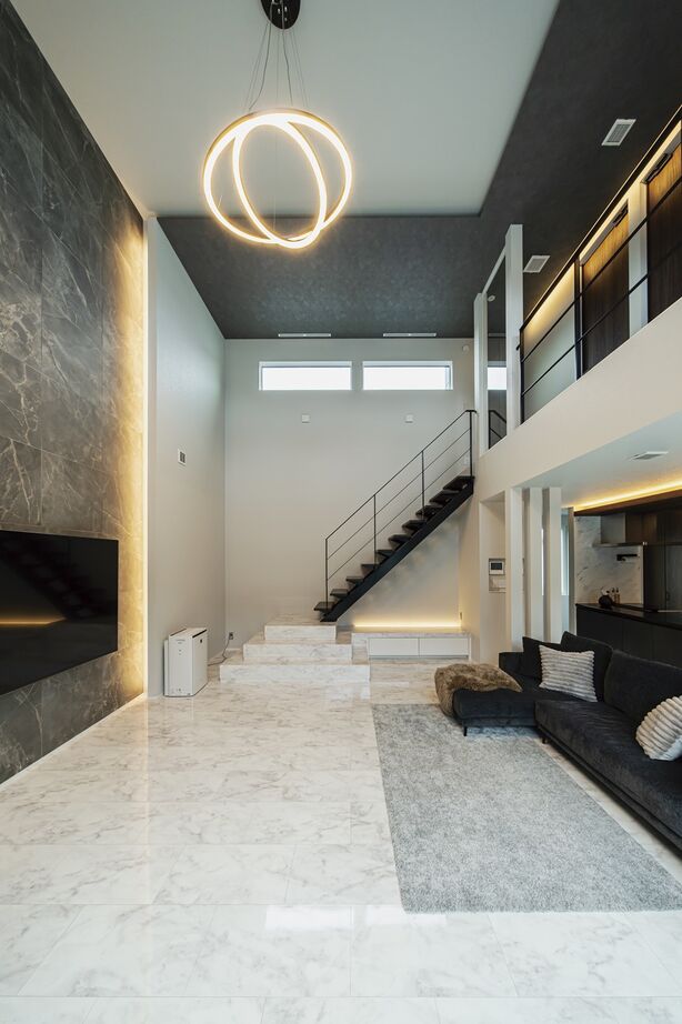 ソーフィールドホーム 【本体価格4000万円～/59.8坪】ガレージと高い門扉が目を引く建築美の建築実例画像3