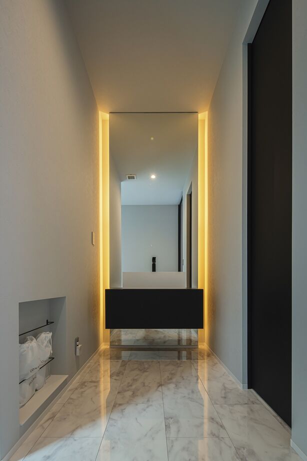 ソーフィールドホーム 【本体価格4000万円～/59.8坪】ガレージと高い門扉が目を引く建築美の建築実例画像7