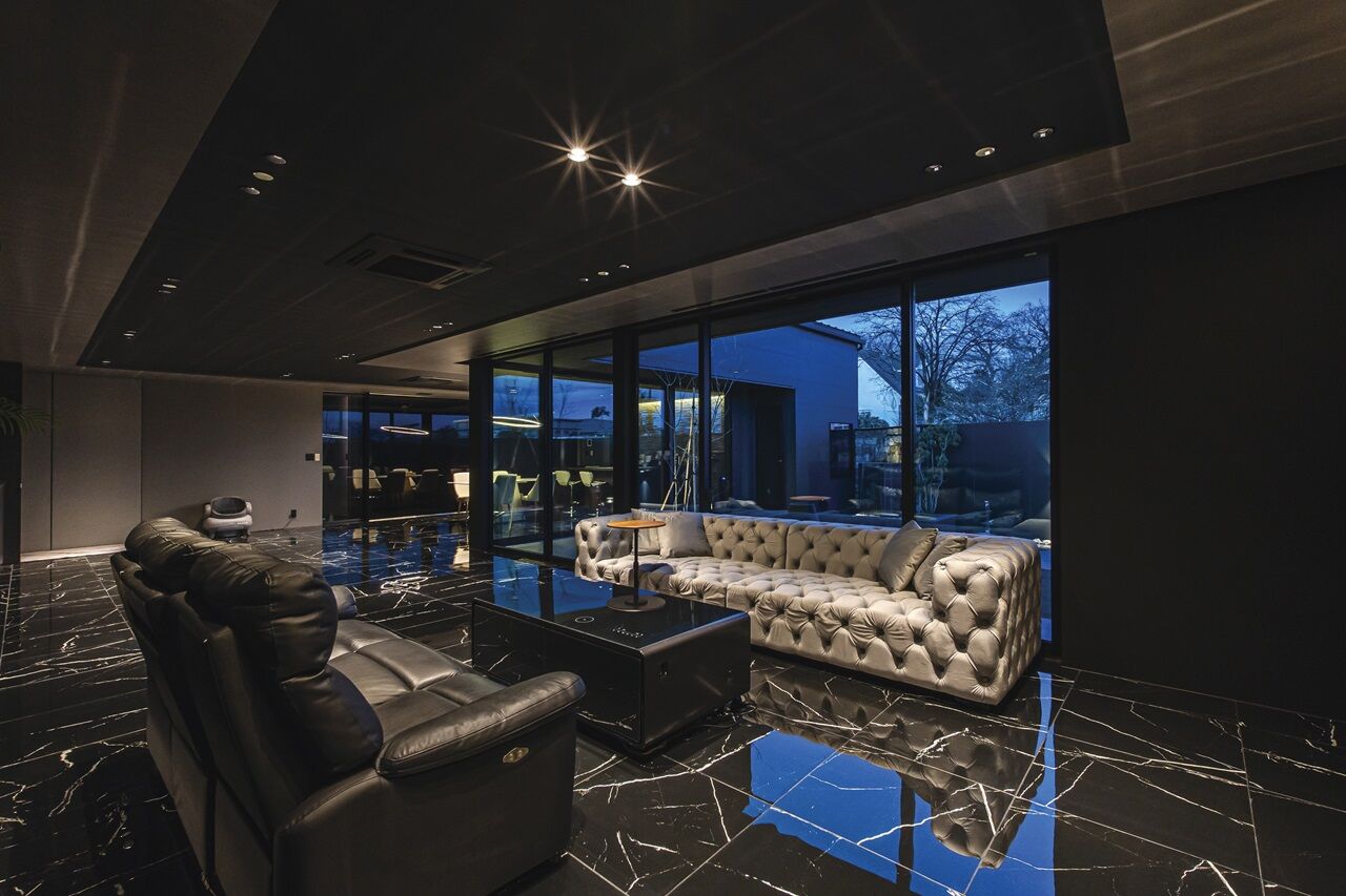 ソーフィールドホーム 【本体価格6000万円/76.7坪】庭を望み寛ぐホテルライクな邸の建築実例画像2