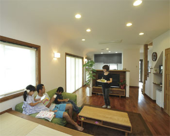 サンワ設計 生活動線もバイクガレージといった趣味スペースも ワガママをいっぱい詰めた家の建築実例画像1