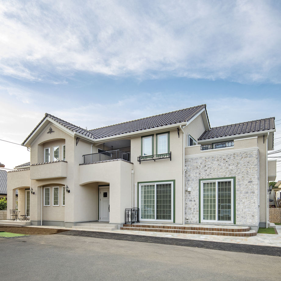 サンワ設計 妥協のない、憧れを叶えた地中海風デザインが目を惹く、家族が自然に集まる二世帯住宅の建築実例画像2