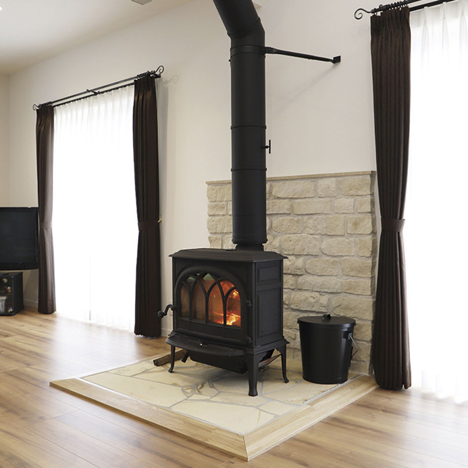 サンワ設計 薪ストーブのあるぬくもりに包まれる家の建築実例画像2