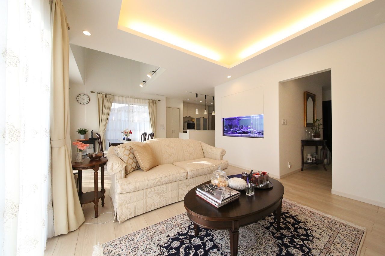 サンワ設計 熱帯魚水槽のアクアリウムとビルトインガレージのリゾートハウスの建築実例画像3