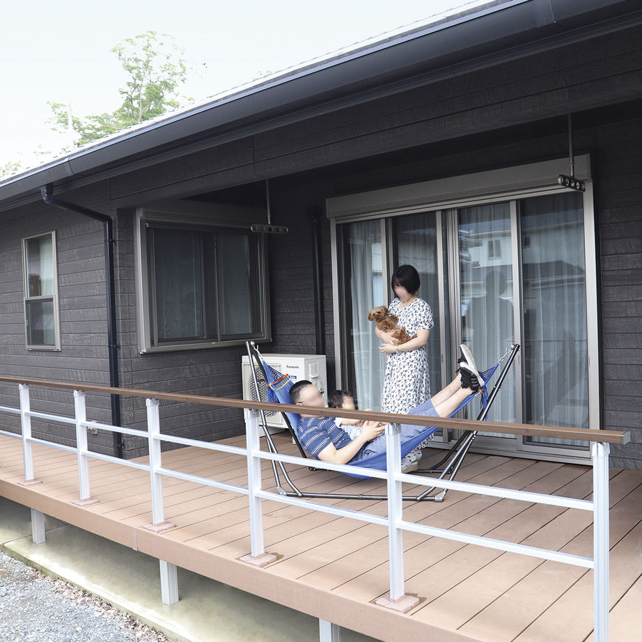 サンワ設計 家族と愛犬が楽しく暮らす広々ウッドデッキのある家の建築実例画像2