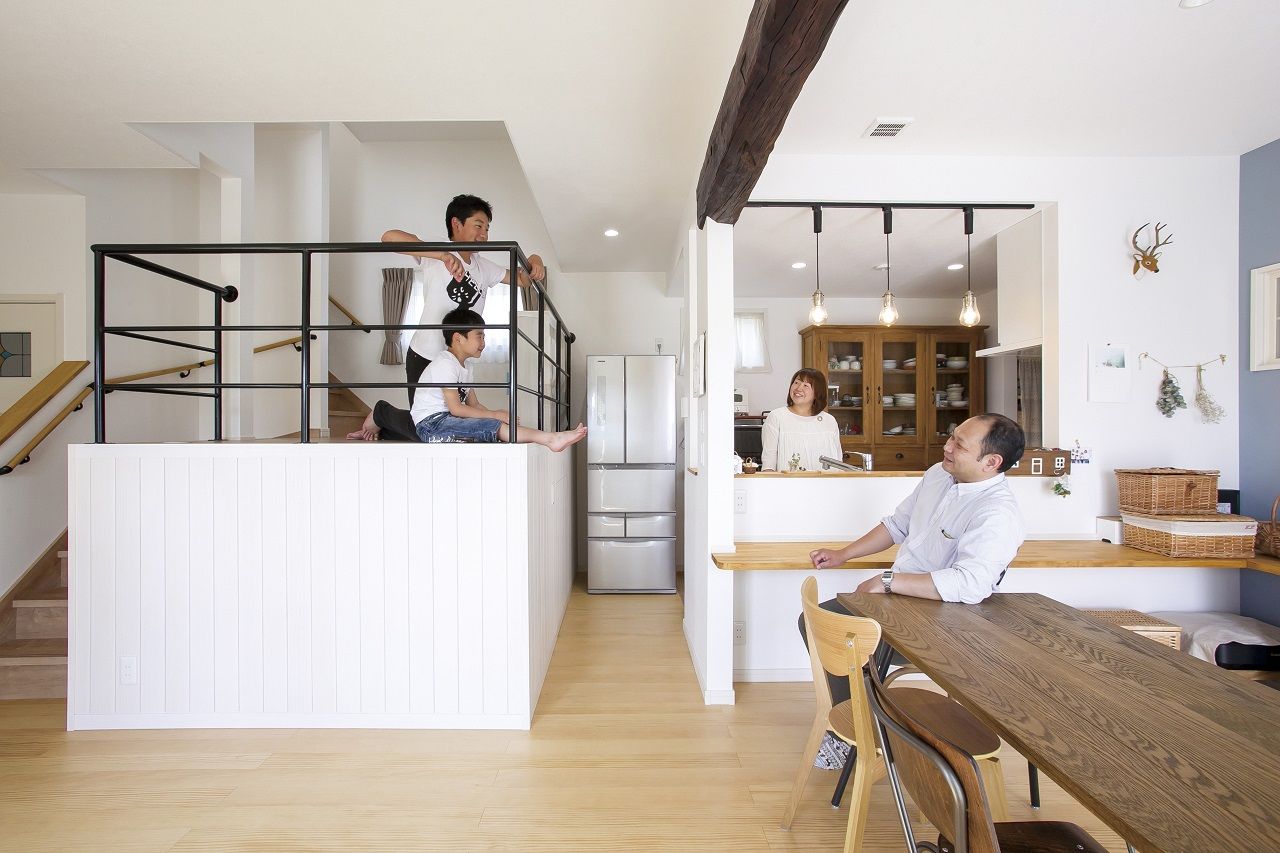 サンワ設計 スキップフロアで家族が繋がりコンサバトリーで趣味を楽しむの建築実例画像2