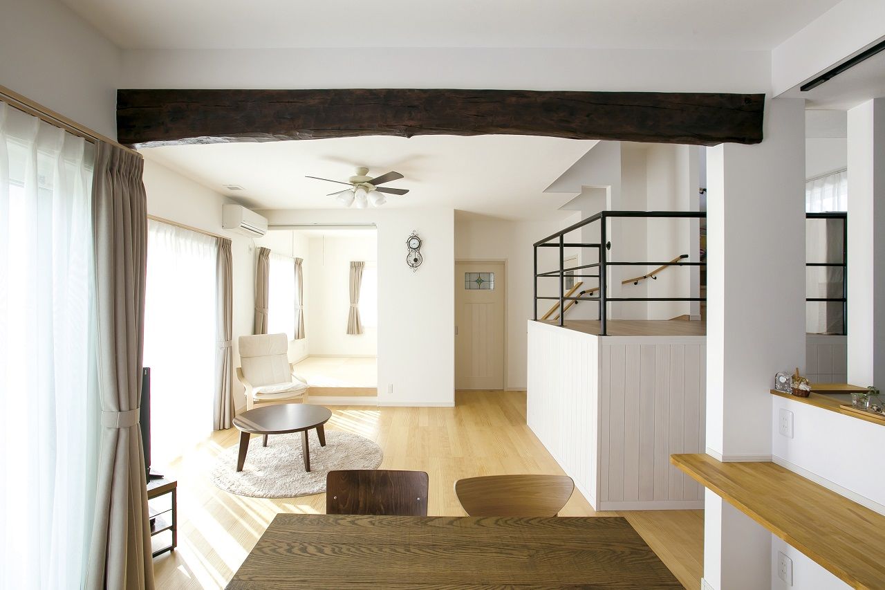 サンワ設計 スキップフロアで家族が繋がりコンサバトリーで趣味を楽しむの建築実例画像3