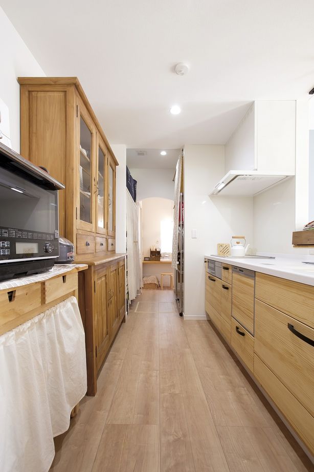 サンワ設計 スキップフロアで家族が繋がりコンサバトリーで趣味を楽しむの建築実例画像6