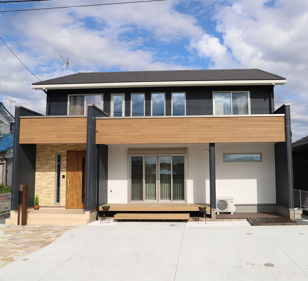 サンワ設計 開放感がある吹抜けとスムーズな家事動線が魅力の家の建築実例画像1