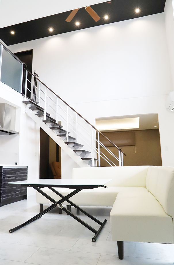 サンワ設計 開放感がある吹抜けとスムーズな家事動線が魅力の家の建築実例画像2