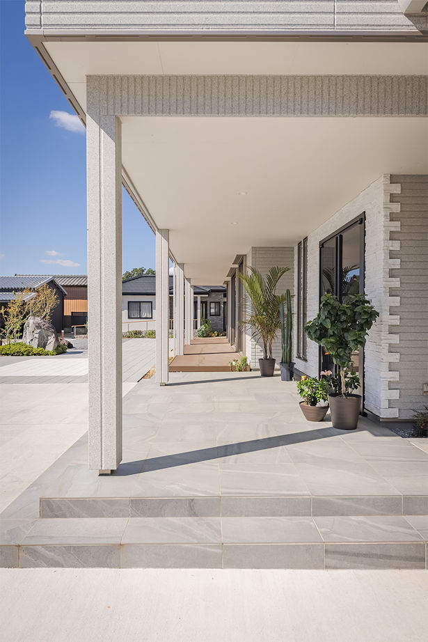 サンワ設計 非日常を味わう平屋　本物志向の大人の住まいの建築実例画像8