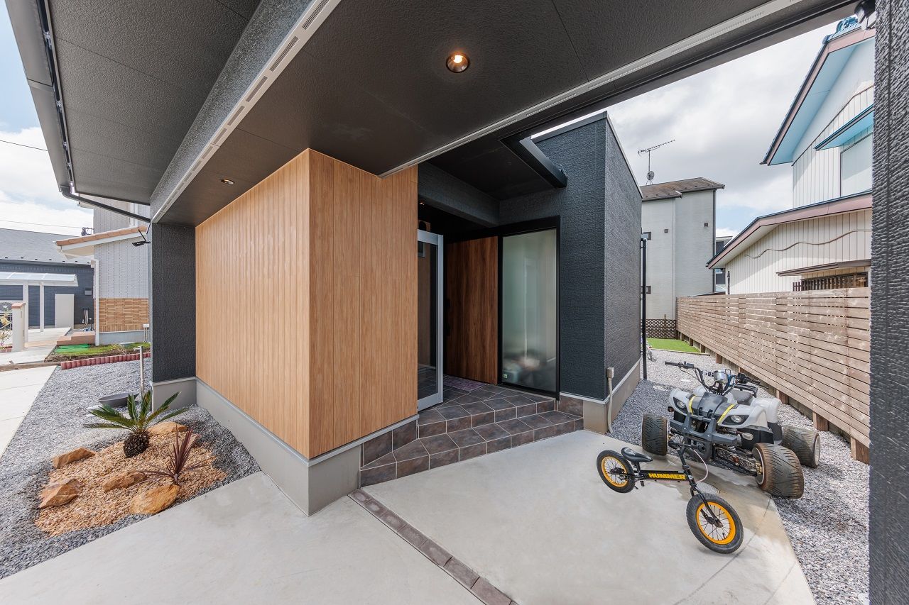 サンワ設計 タタミダイニングとピットリビングのある家の建築実例画像2