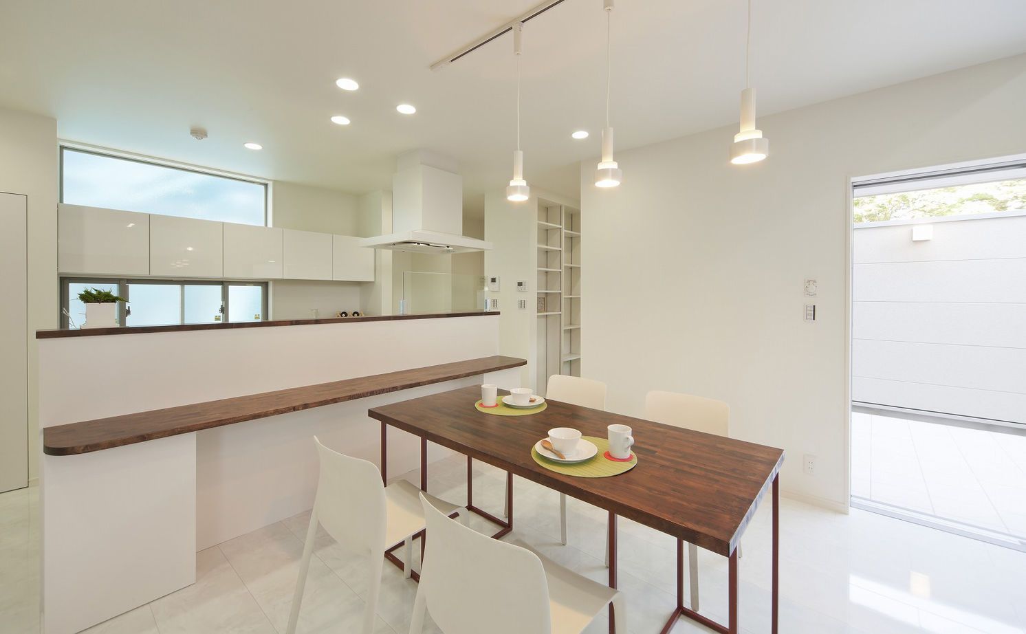 家工房 【3270万円/60坪】5層のスキップフロアに中庭・吹抜け・書斎も。白モダンなガレージハウス＜間取り図有＞の建築実例画像10