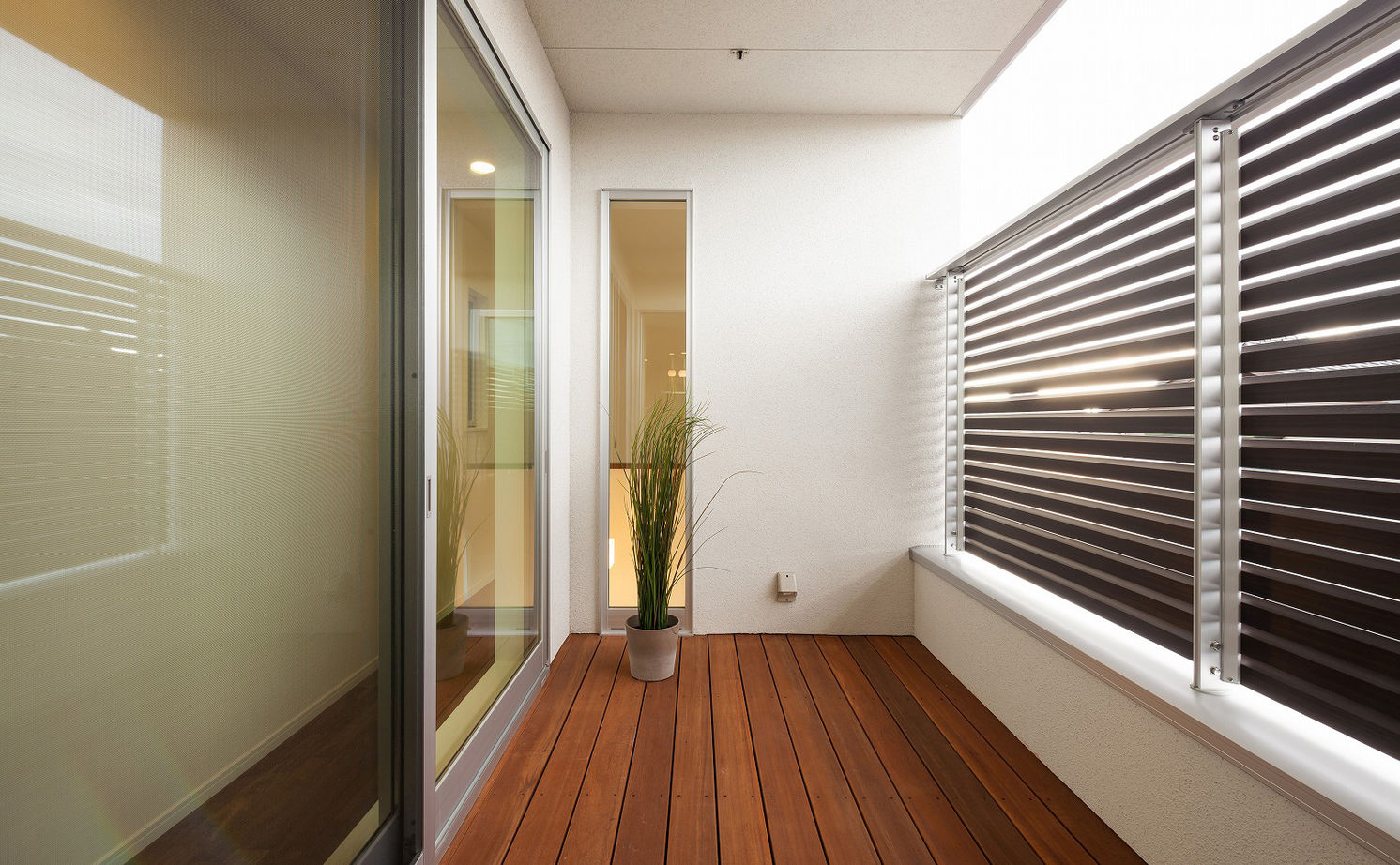 家工房 【1950万円】間口3m高低差ありの難敷地に、設計力で広がりのある空間を。広々LDKのある家＜間取り図有＞の建築実例画像3