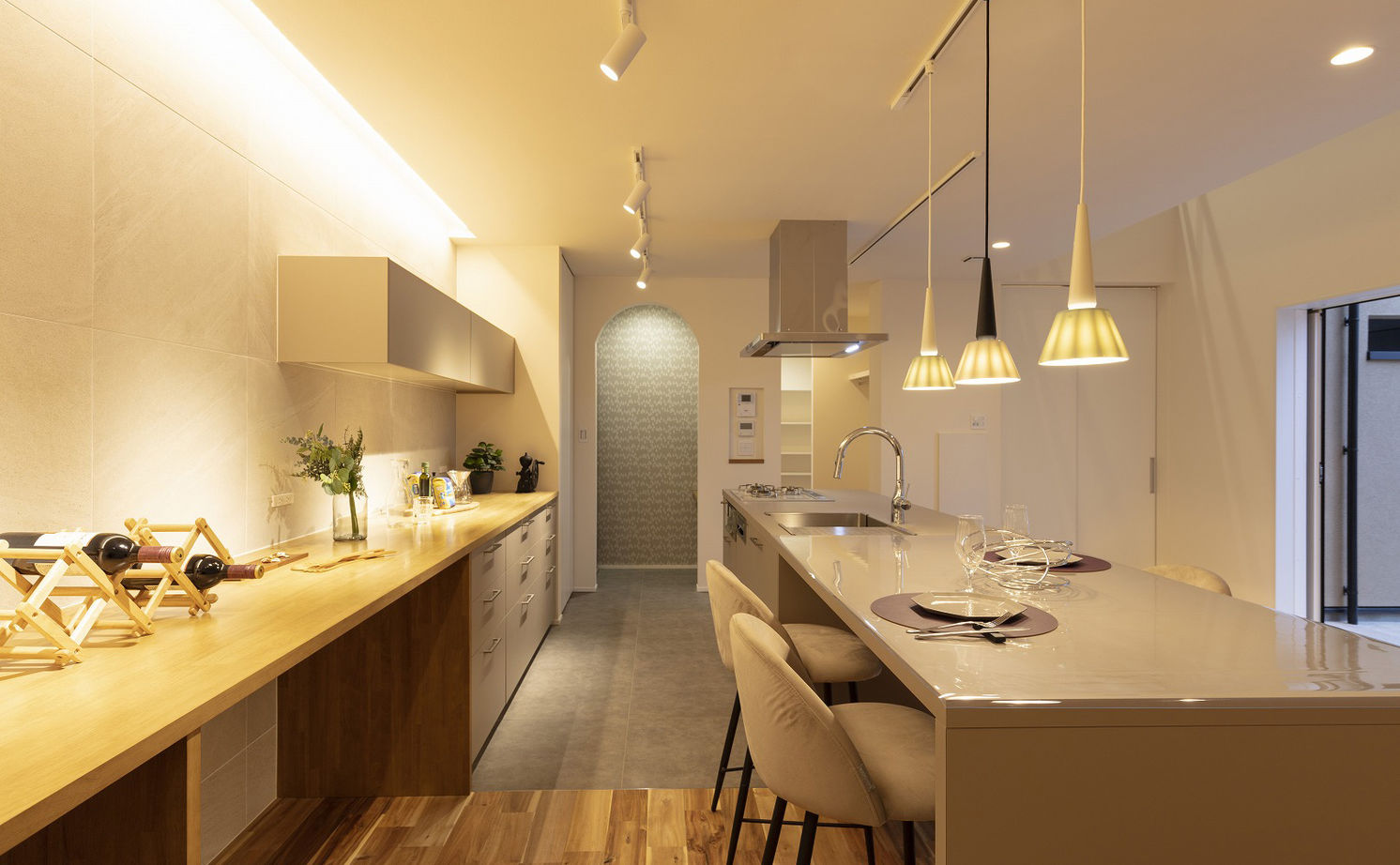 家工房 【4000万円台／51.7坪／間取り図有】家族がそれぞれの時間を好きな場所で楽しめるリゾートモダンの家の建築実例画像6