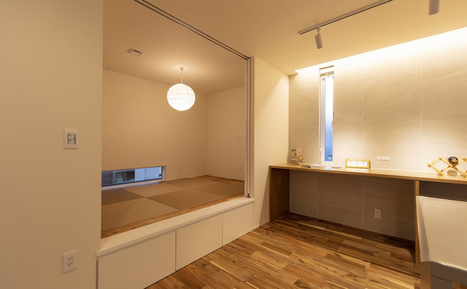 家工房 【4000万円台／51.7坪／間取り図有】家族がそれぞれの時間を好きな場所で楽しめるリゾートモダンの家の建築実例画像9