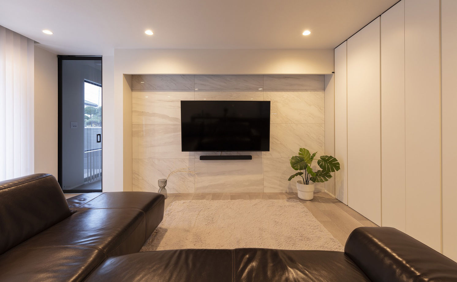 家工房 【2000万円台／34.5坪／間取り図有】収納にこだわる緻密な計画で、憧れの「ホテルライク」が完成！の建築実例画像2