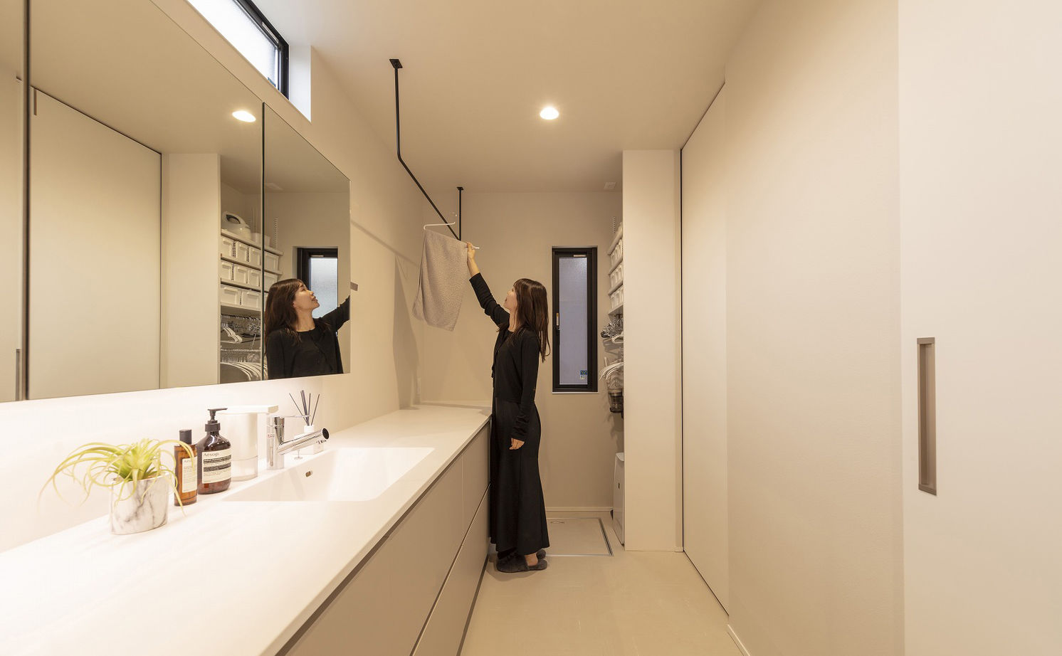 家工房 【2000万円台／34.5坪／間取り図有】収納にこだわる緻密な計画で、憧れの「ホテルライク」が完成！の建築実例画像7