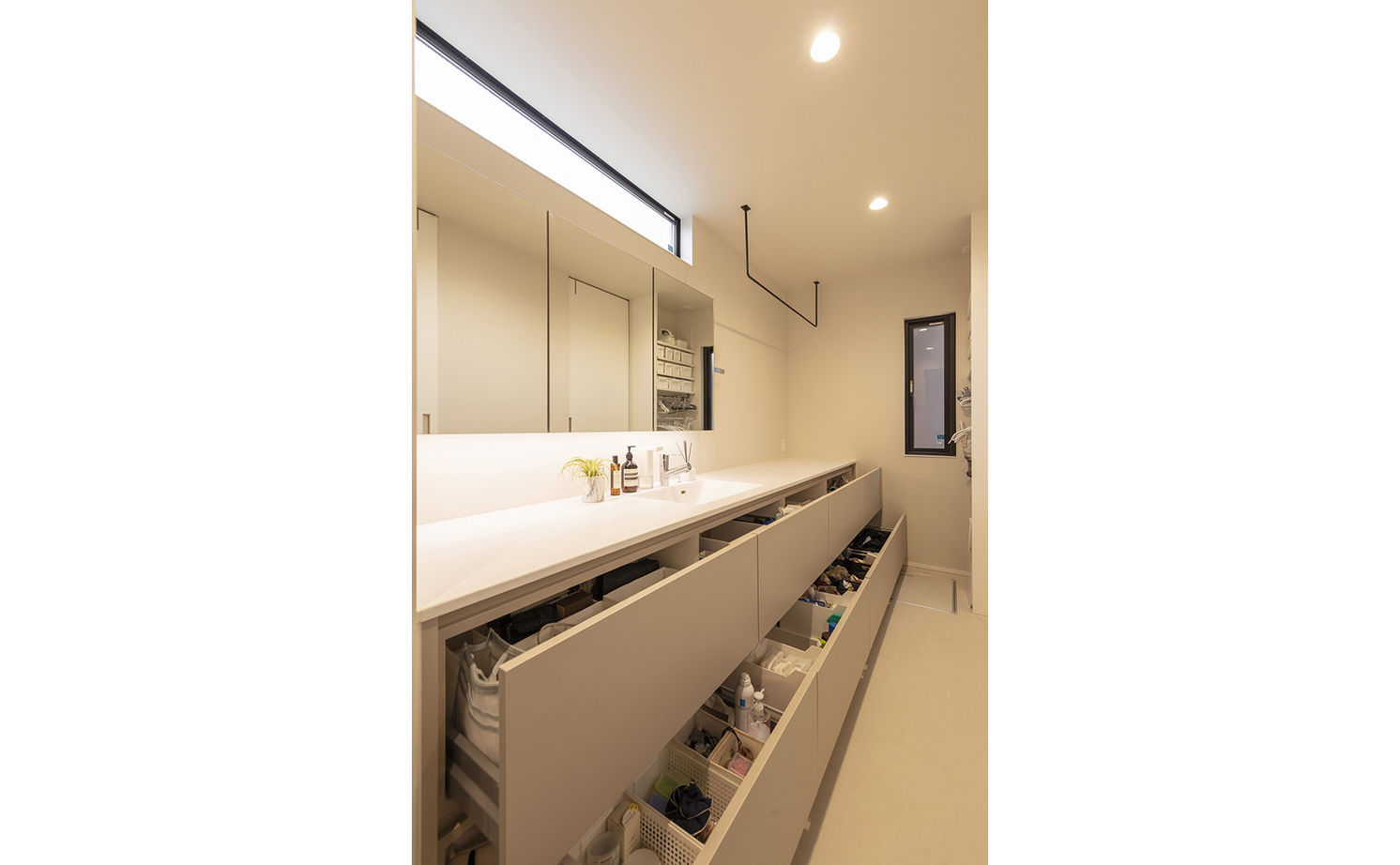 家工房 【2000万円台／34.5坪／間取り図有】収納にこだわる緻密な計画で、憧れの「ホテルライク」が完成！の建築実例画像8