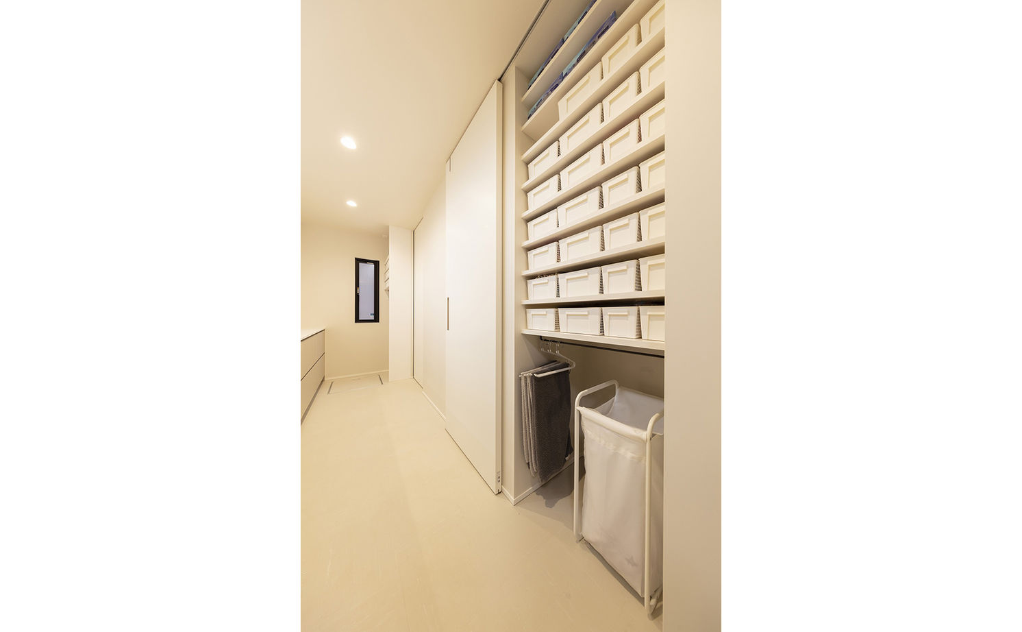 家工房 【2000万円台／34.5坪／間取り図有】収納にこだわる緻密な計画で、憧れの「ホテルライク」が完成！の建築実例画像9