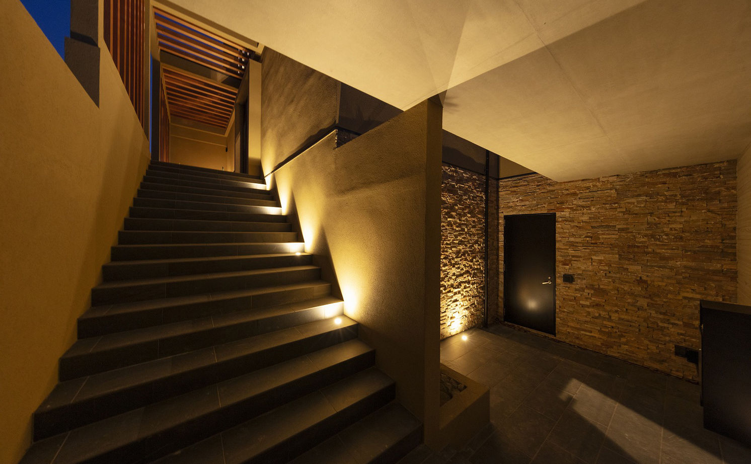 家工房 【4000万円以上／106.9坪／間取り図有】遊びのスポットがいたるところに！非日常の時間と空間を愉しむ別邸の建築実例画像3