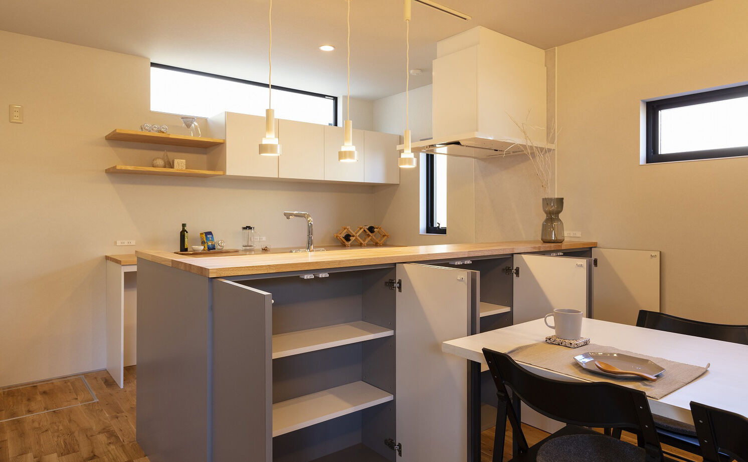 家工房 【2500万円～2999万円／34.6坪／間取り図有】プライバシーを守る中庭を囲む。快適な住空間が家族を囲むの建築実例画像8