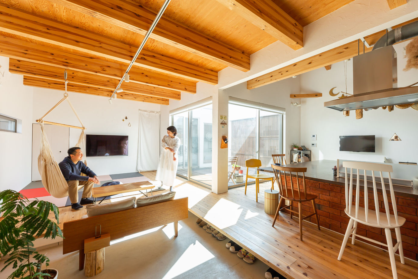 321HOUSE（ミツイハウス） 【造作引き戸／中庭のある家／片流れ屋根】こだわりのキッチンで自然と人が集まる家の建築実例画像3