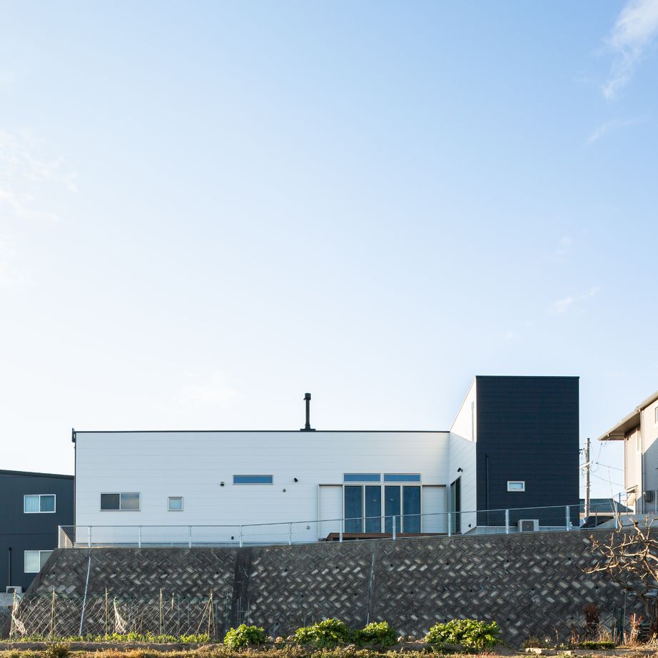 321HOUSE（ミツイハウス） 【ガレージハウス／平屋／薪ストーブ】自然に人が集まる、こだわりを詰め込んだ平屋住まいの建築実例画像2