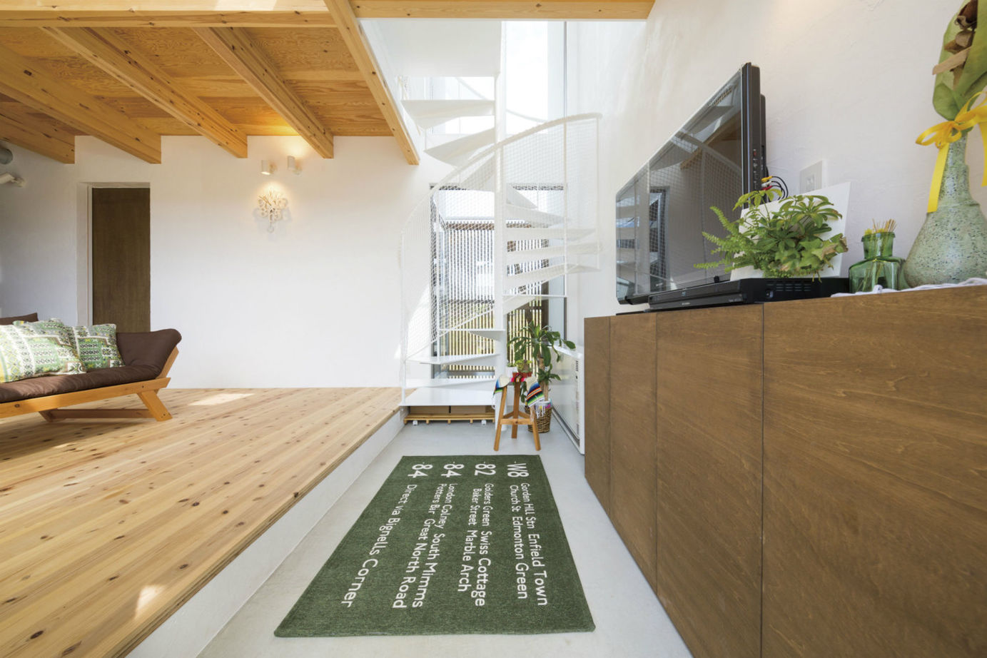 321HOUSE（ミツイハウス） 【さんかく／個性的／オープンな間取り】自然いっぱいの中に建つ、間仕切なしで家族と繋がる家。の建築実例画像4