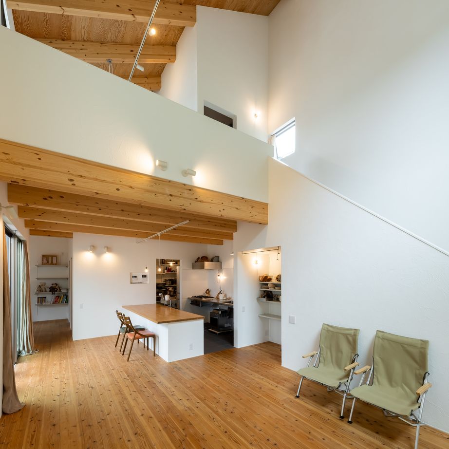 321HOUSE（ミツイハウス） 【造作キッチン／吹抜け／子育て／片流れ】自然の中で自由に暮らす、家族が集まる家の建築実例画像5