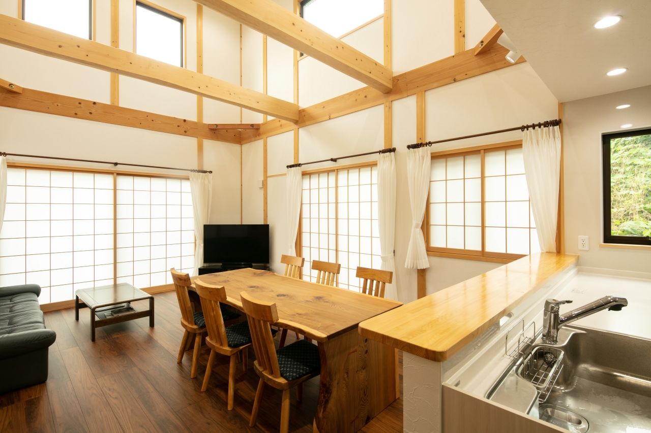 高井工務店 【2階建て/3000万円台/間取り図】和の趣を追求　檜の香る吹抜けや二間続きの和室に憩う和モダンハウスの建築実例画像2