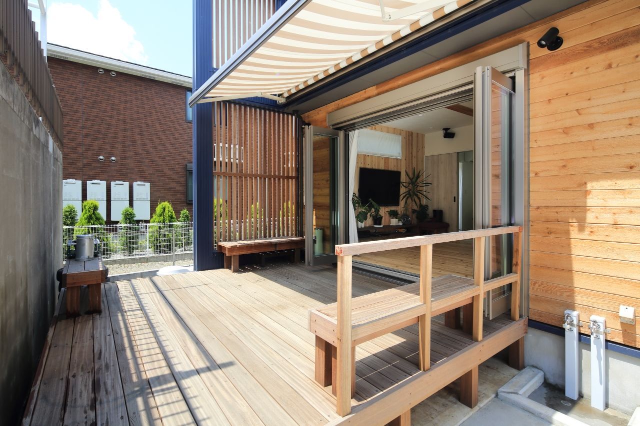 高井工務店 【2000万円台/間取り/ナチュラルモダン/収納】アウトドア好きのオープンデッキ完備　ログハウス風住まいの建築実例画像2