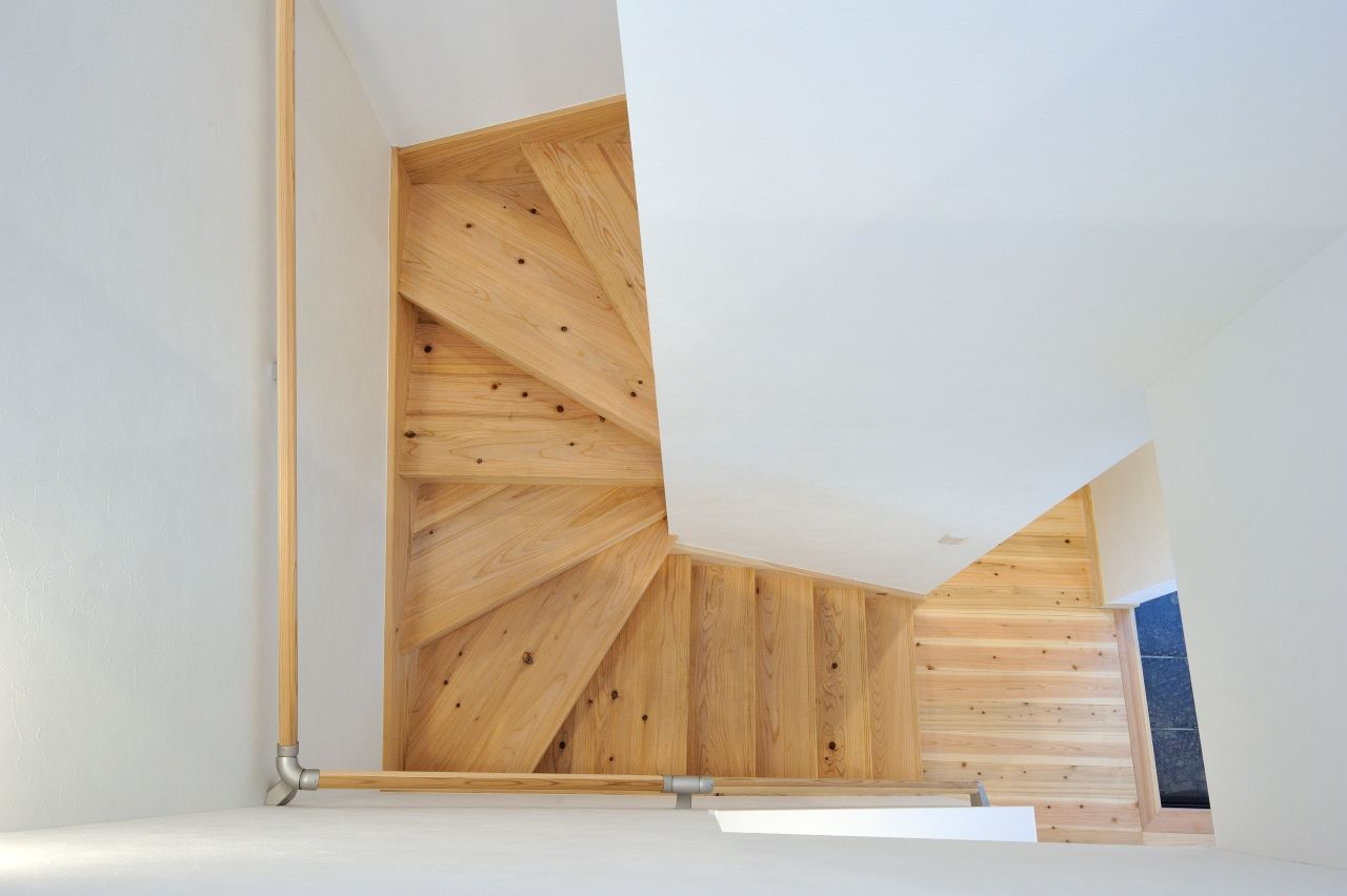 高井工務店 【2000万円台/間取り/ナチュラルモダン/収納】アウトドア好きのオープンデッキ完備　ログハウス風住まいの建築実例画像7