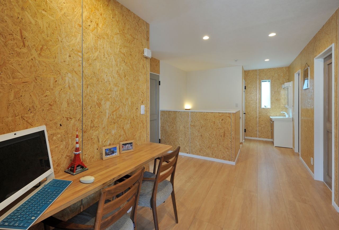 高井工務店 【2000万円台/間取り/ナチュラルモダン/収納】アウトドア好きのオープンデッキ完備　ログハウス風住まいの建築実例画像8