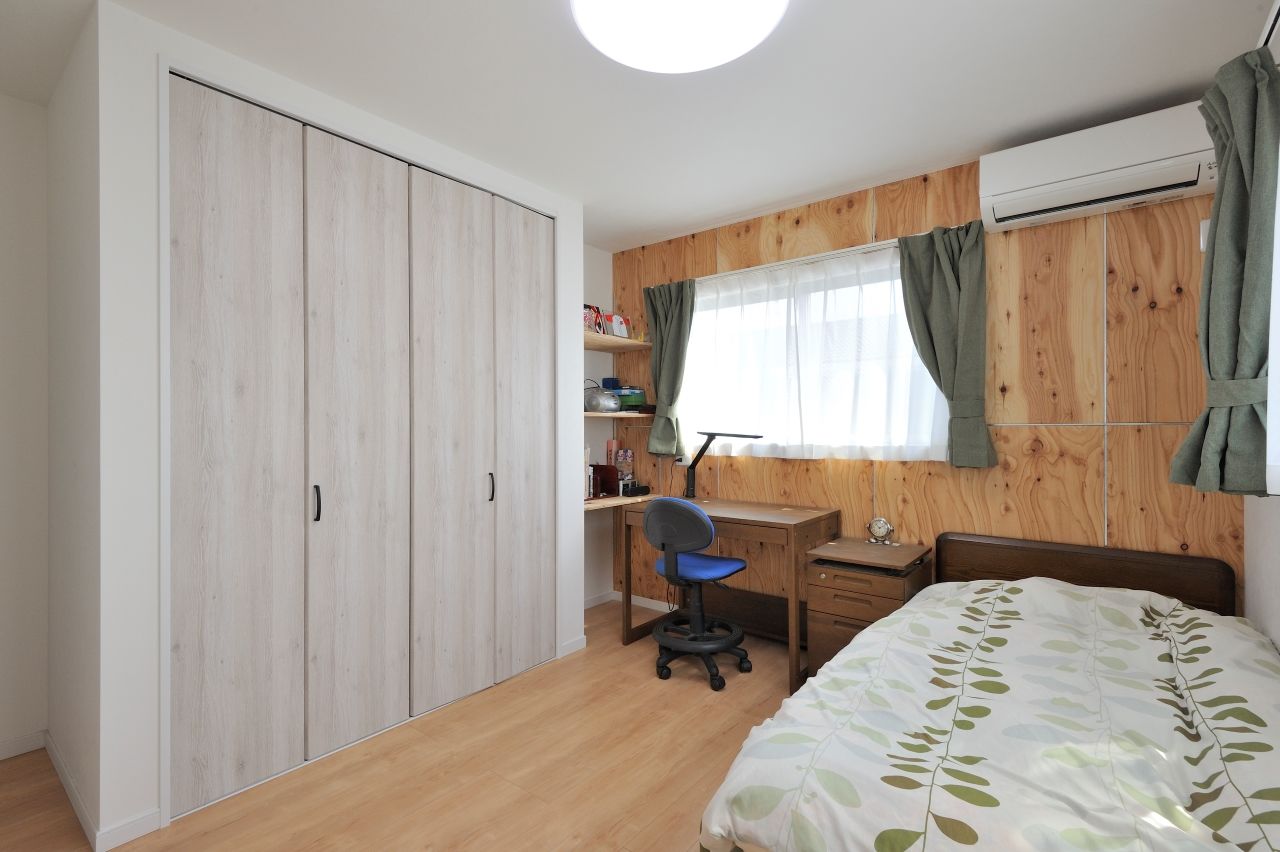 高井工務店 【2000万円台/間取り/ナチュラルモダン/収納】アウトドア好きのオープンデッキ完備　ログハウス風住まいの建築実例画像10